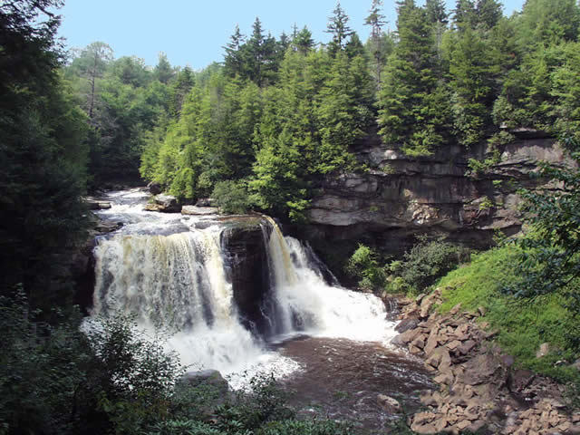 Majestic Waterfalls Screensaver Screenshot
